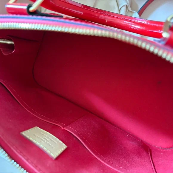 Red Vernis Louis Vuitton Alma PM - Picture 10 of 11